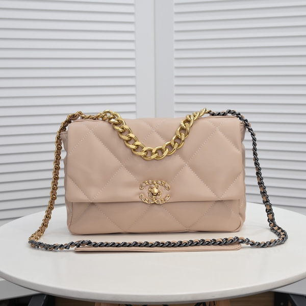 シャネルバッグ正面デザイン